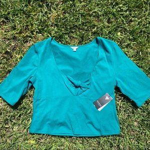 🧚‍♀️Brand New🧚‍♀️ Guess Teal Crop Top